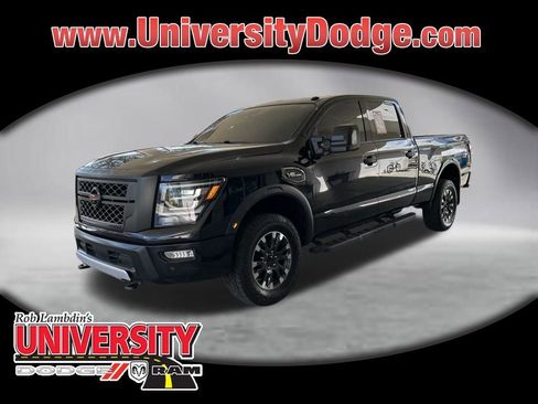 Used 2021 Nissan Titan PRO-4X w/ Pro-4x Convenience Package AWD/4WD image 1