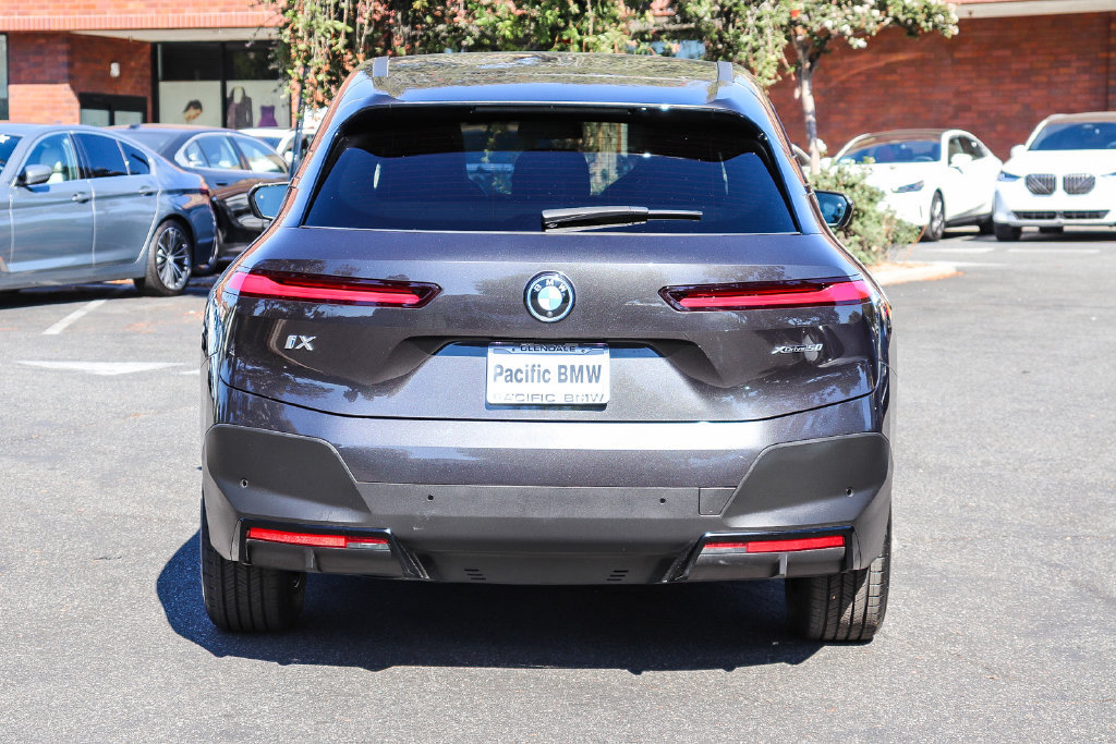 Certified 2024 BMW iX xDrive50 w/ Premium Package AWD/4WD image 5