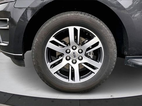 Used 2024 Ford Expedition Limited image 35