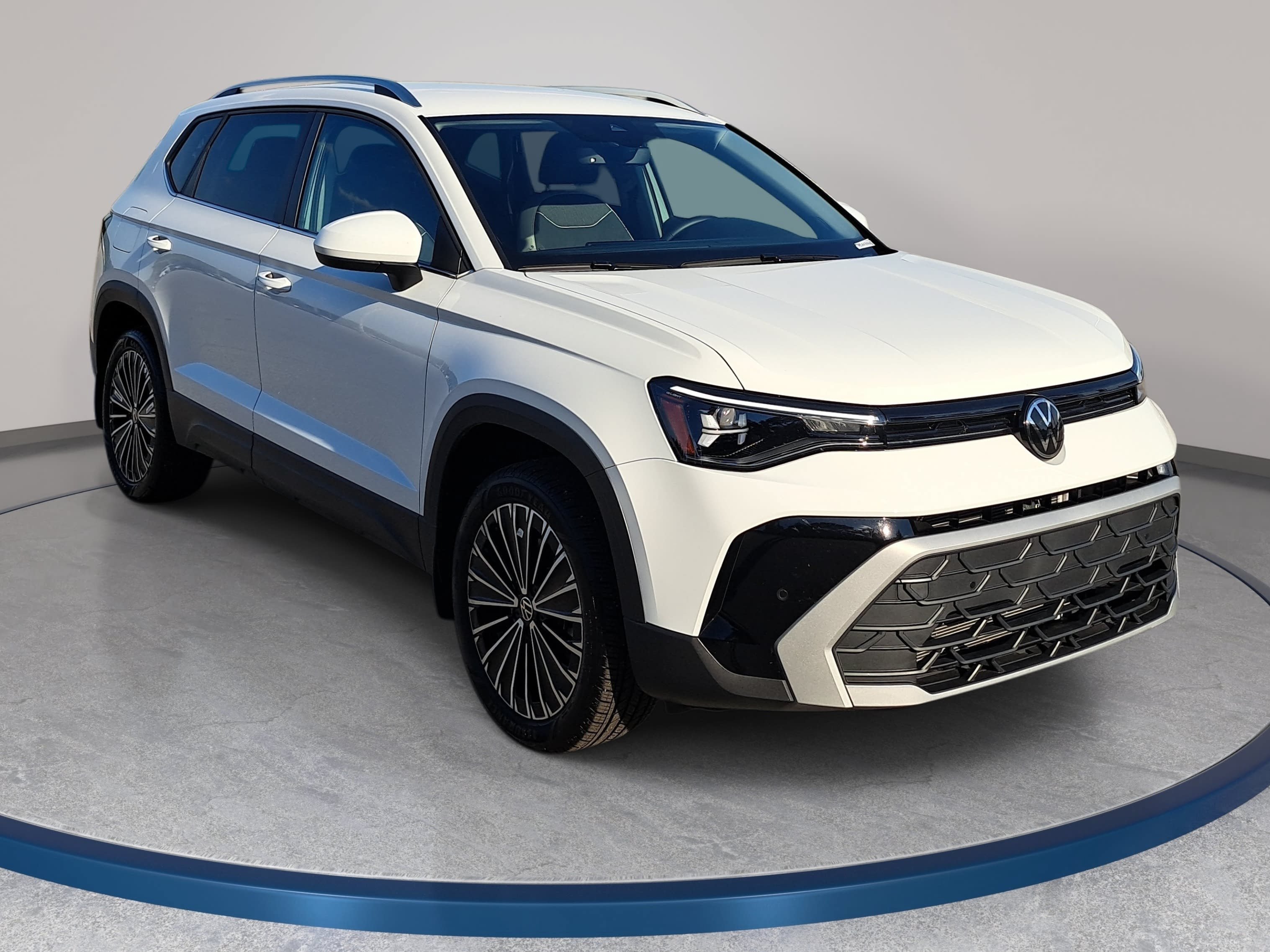 Certified 2026 Volkswagen Taos SE FWD image 3
