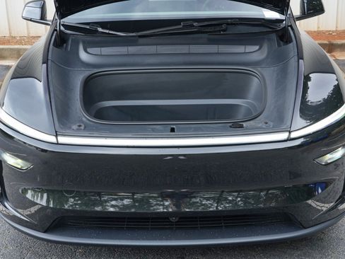 Used 2026 Tesla Model Y 2WD image 8