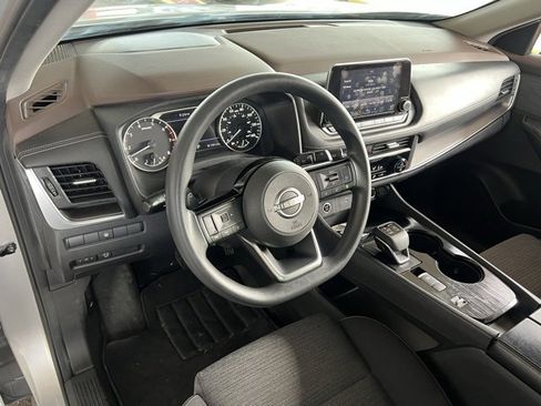 Used 2023 Nissan Rogue SV image 11