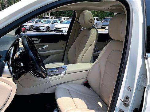 Used 2022 Mercedes-Benz GLC 300 4MATIC w/ Driver Assistance Package image 8