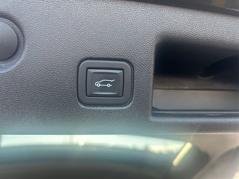 Used 2023 Chevrolet Equinox LT AWD/4WD image 24