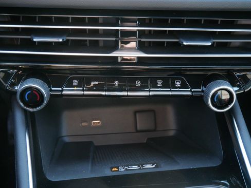 New 2026 Chevrolet Traverse High Country image 8