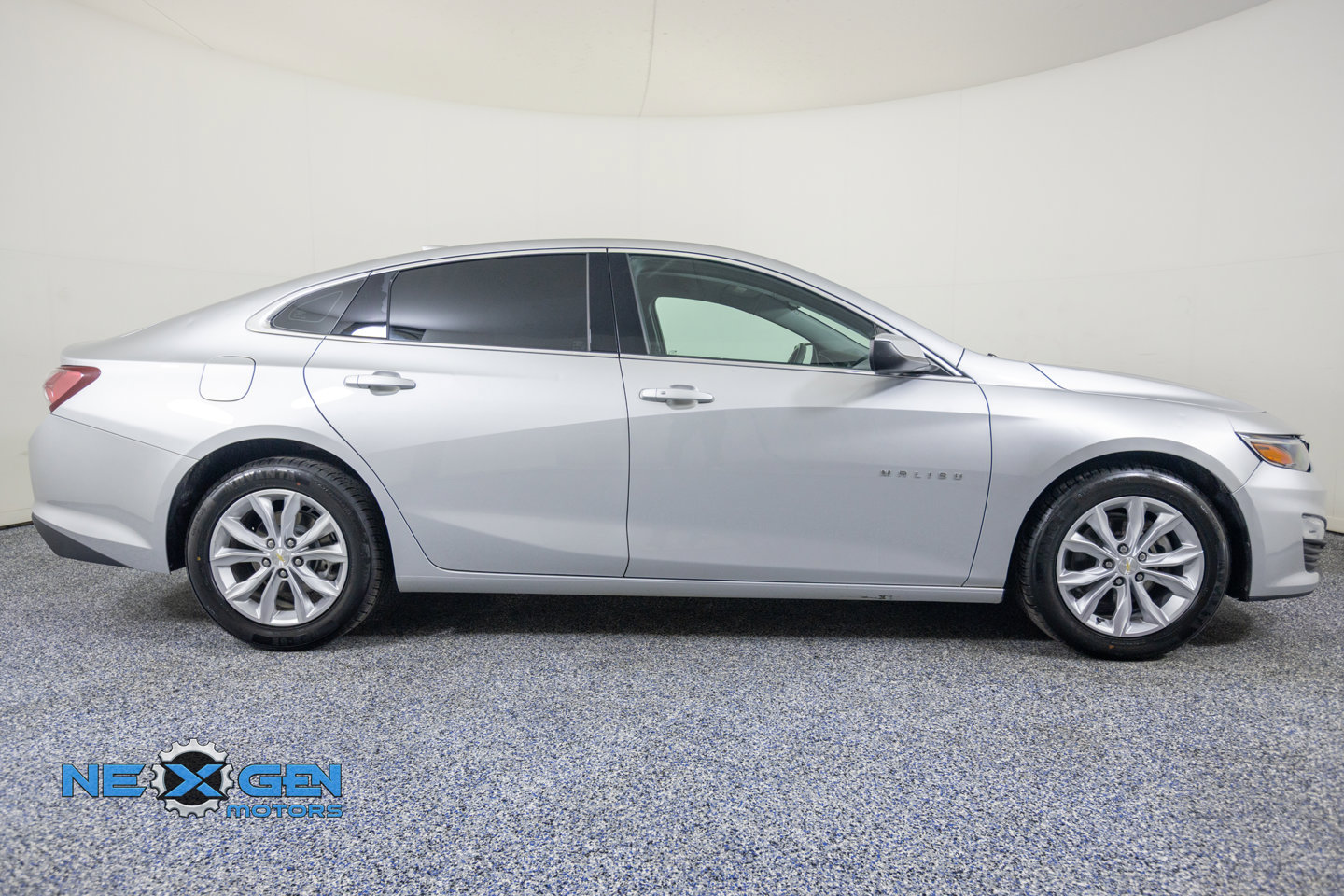 Used 2022 Chevrolet Malibu LT FWD image 9