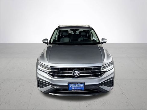 Certified 2022 Volkswagen Tiguan SE image 3