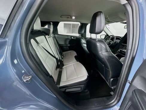 Used 2025 Ford Escape Platinum image 32