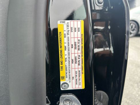 Used 2024 Tesla Model Y Long Range AWD/4WD image 60