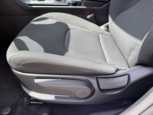 Used 2025 Kia Sportage LX image 29