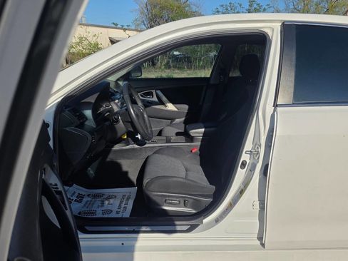 Used 2010 Toyota Camry SE image 11