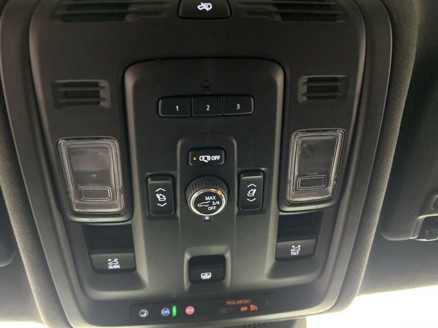 Used 2024 Cadillac Escalade Sport Platinum AWD/4WD image 25