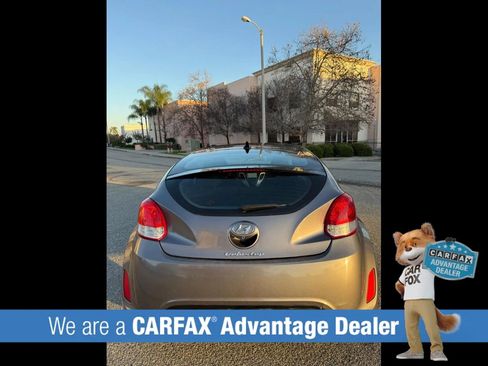 Used 2017 Hyundai Veloster Value Edition image 16