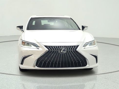 Used 2025 Lexus ES 350 w/ Premium Package FWD image 2