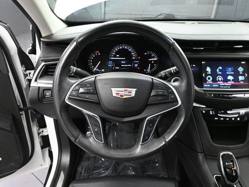 Used 2017 Cadillac XT5 Luxury image 29