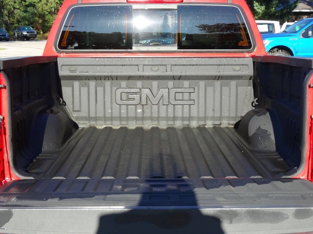 Used 2016 GMC Canyon 4x4 Crew Cab SLT w/ Driver Alert Package image 12