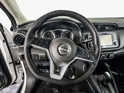 Used 2022 Nissan Kicks S image 13