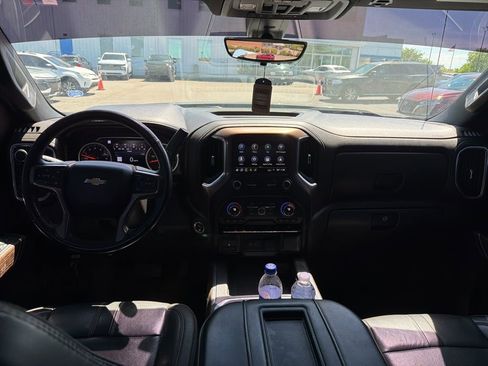 Used 2019 Chevrolet Silverado 1500 High Country w/ Technology Package AWD/4WD image 5