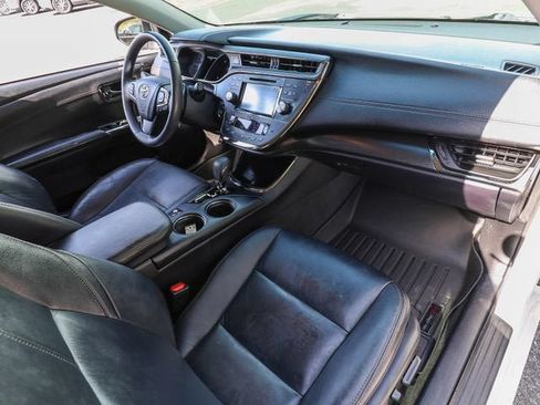 Used 2018 Toyota Avalon XLE FWD image 21