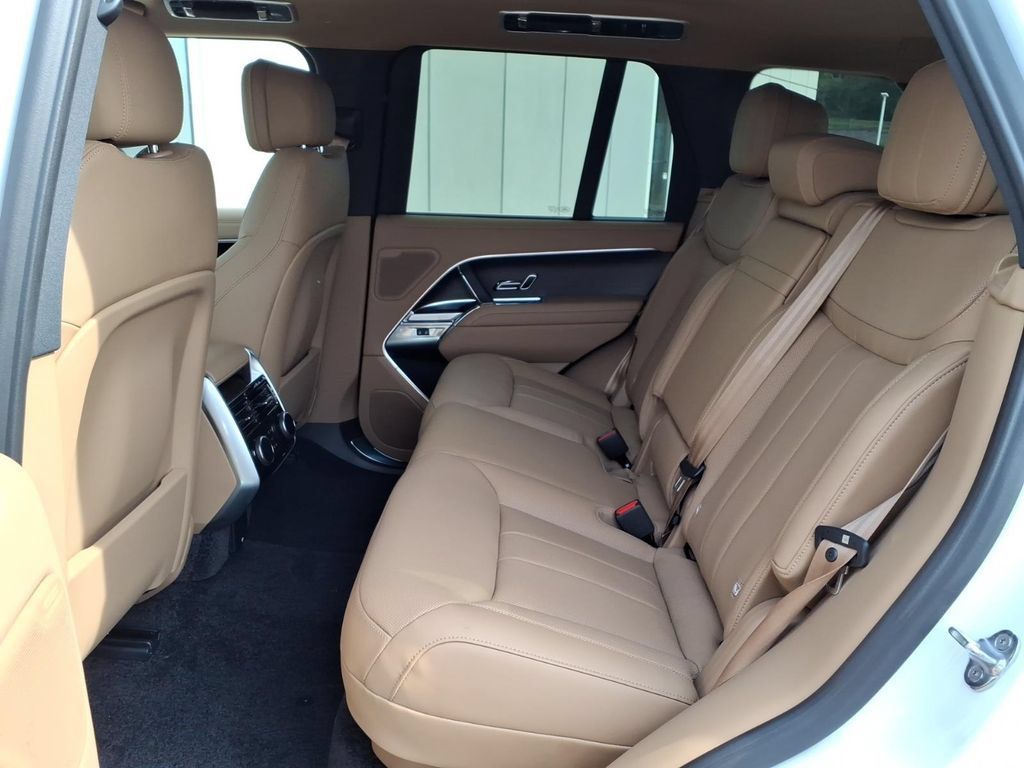 New 2026 Land Rover Range Rover SE AWD/4WD image 8