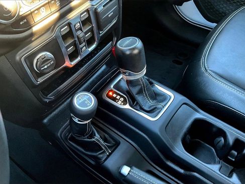 Certified 2022 Jeep Gladiator Overland w/ Popular Equipment Package image 29