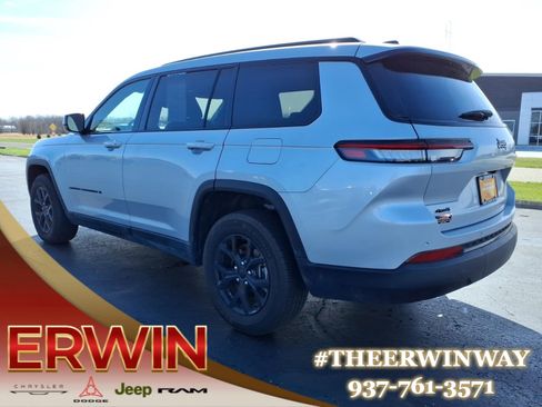 Certified 2024 Jeep Grand Cherokee L Laredo image 5