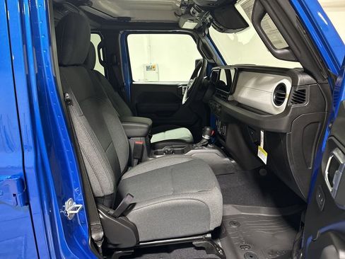 New 2026 Jeep Gladiator Sport AWD/4WD image 20