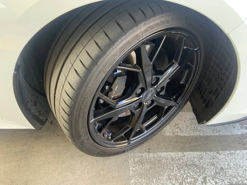Used 2021 Chevrolet Corvette Stingray Preferred Cpe w/ Z51 Performance Package RWD image 17