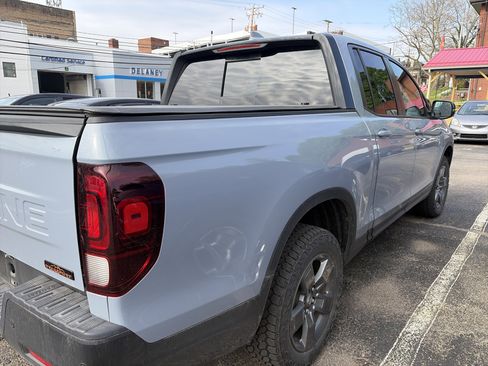 Used 2025 Honda Ridgeline TrailSport image 5