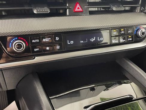 Used 2023 Kia Sportage LX AWD/4WD image 9