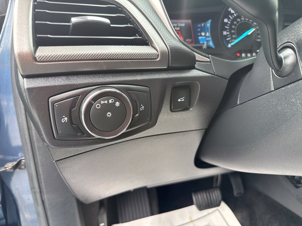 Used 2018 Ford Fusion SE FWD image 28