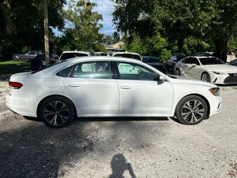 Used 2022 Volkswagen Passat 2.0T SE FWD image 19