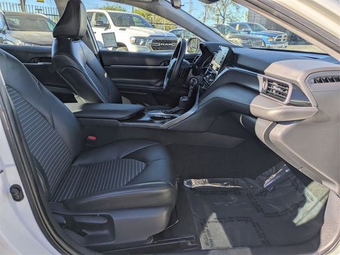Used 2024 Toyota Camry SE image 32