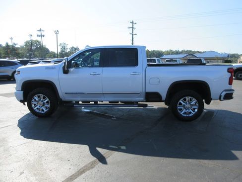 Certified 2024 Chevrolet Silverado 2500 High Country w/ High Country Premium Package AWD/4WD image 12