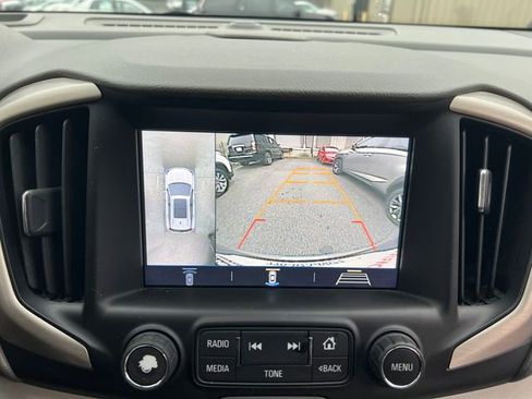 Used 2018 GMC Terrain Denali w/ Advanced Safety Package image 25