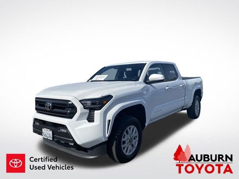 Certified 2024 Toyota Tacoma SR5 AWD/4WD image 4