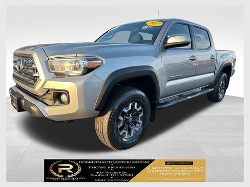 Used 2017 Toyota Tacoma TRD Off-Road image 1