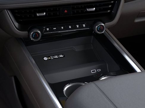 New 2026 Chevrolet Suburban Z71 AWD/4WD image 23
