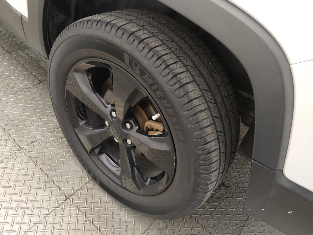 Used 2020 Jeep Cherokee Latitude Plus FWD image 31