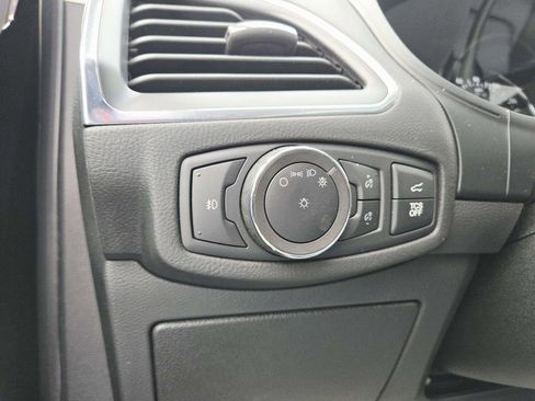 Used 2022 Ford Edge Titanium image 35