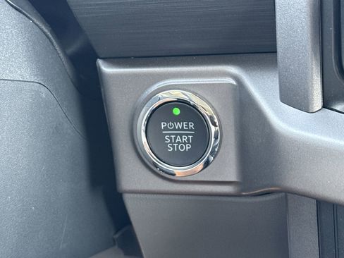 Used 2025 Ford F150 Lightning XLT image 60