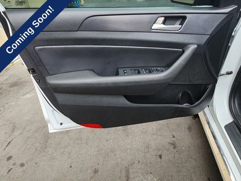 Used 2016 Hyundai Sonata Sport w/ Option Group 02 FWD image 17