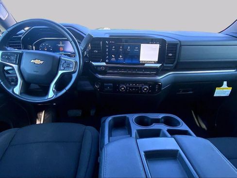 Used 2024 Chevrolet Silverado 1500 LT w/ Z71 Off-Road Package AWD/4WD image 14