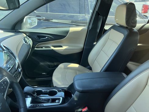 Used 2023 Chevrolet Equinox Premier FWD image 11