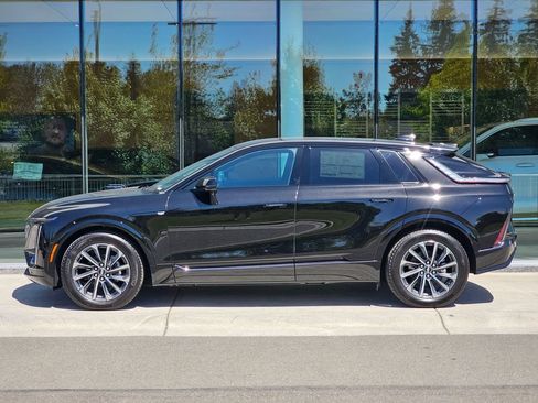 New 2026 Cadillac Lyriq Sport AWD/4WD image 2