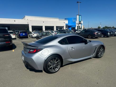 Used 2024 Subaru BRZ Limited RWD image 3