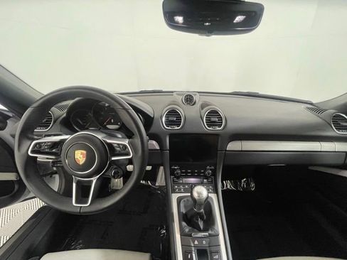 Used 2024 Porsche 718 Boxster image 34