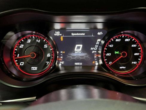 Used 2018 Dodge Charger SXT w/ Blacktop Package image 30