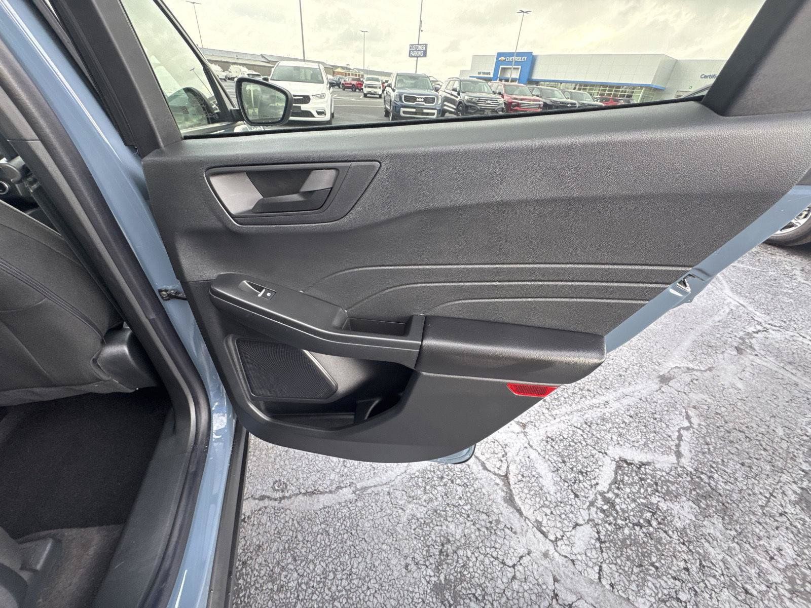 Used 2025 Ford Escape Active w/ Cold Weather Package AWD/4WD image 17