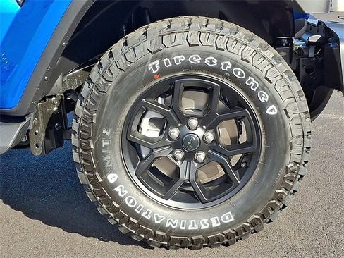 New 2025 Jeep Gladiator High Tide image 12